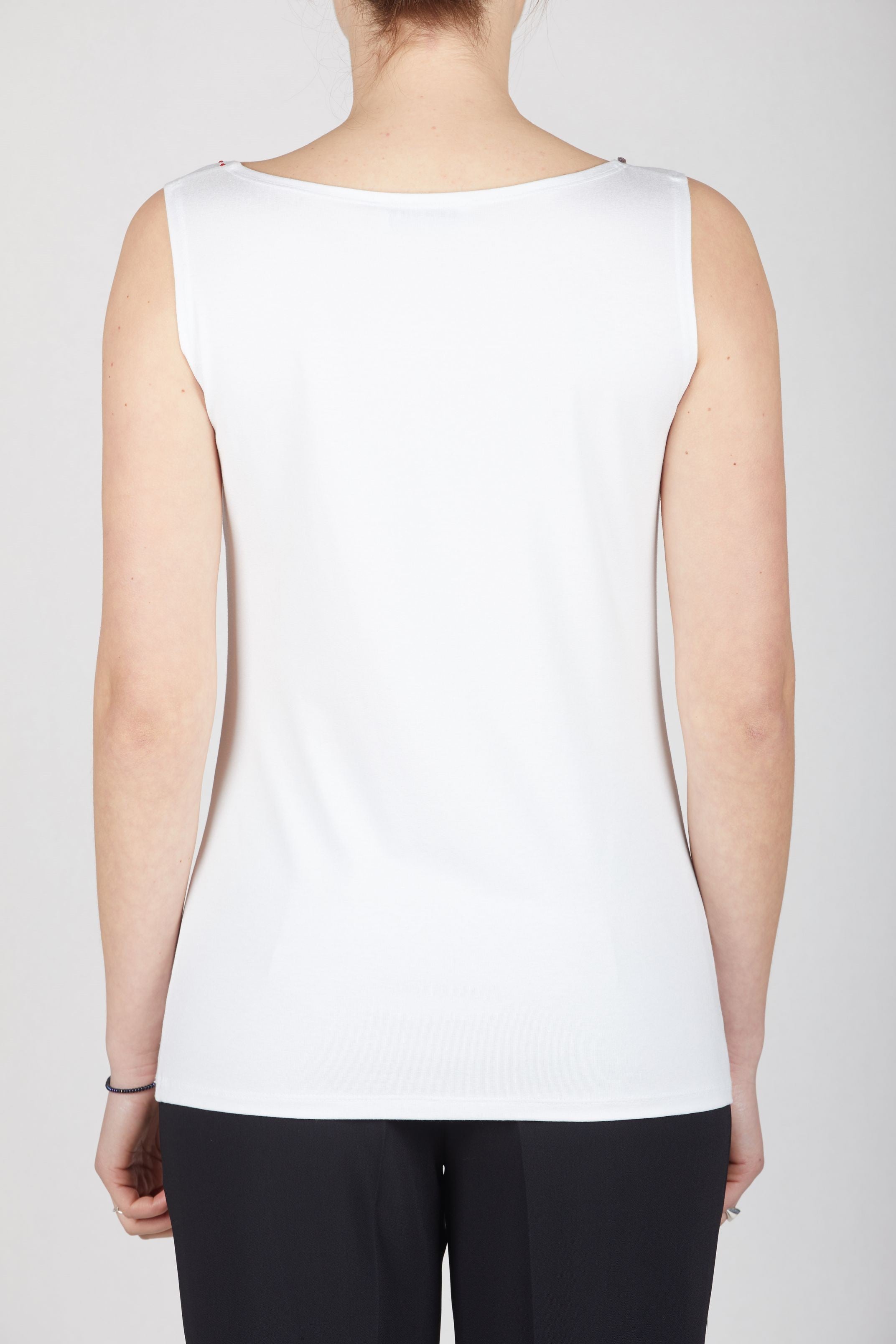 Top con rosa ricamata