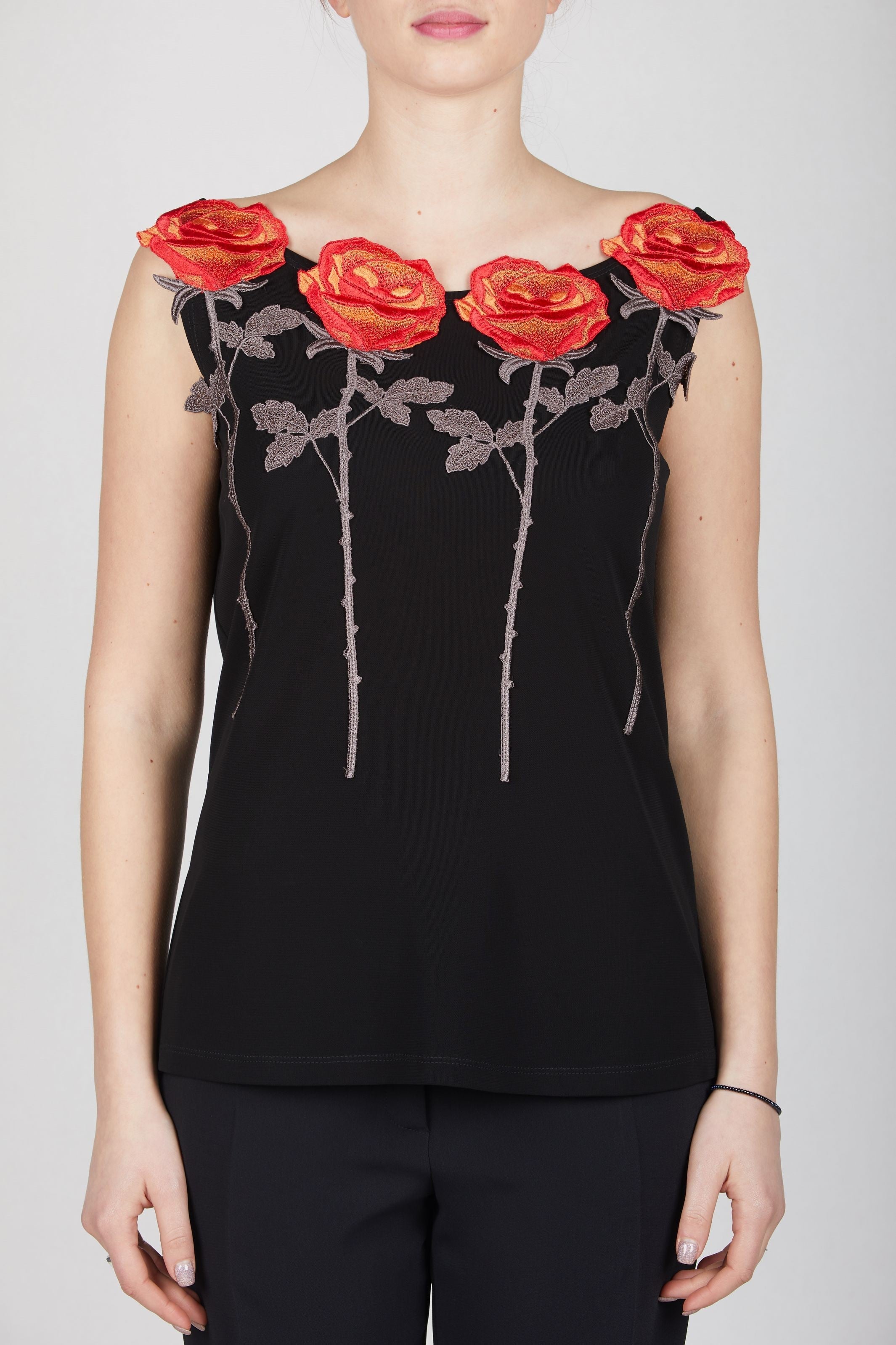 Casacca con rose ricamate