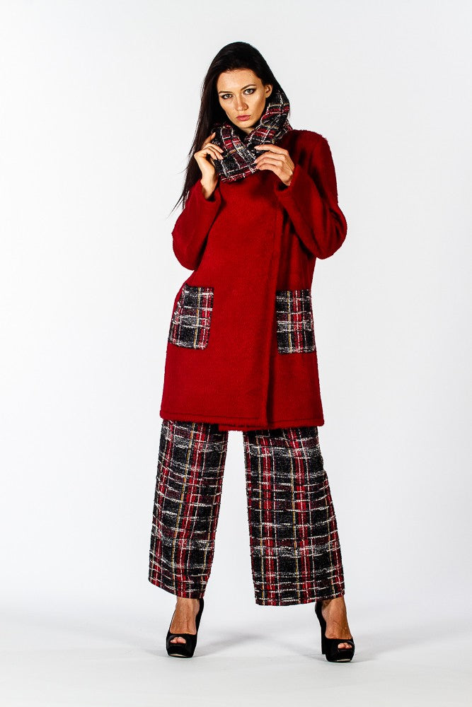 Cappotto rosso dettagli scozzesi