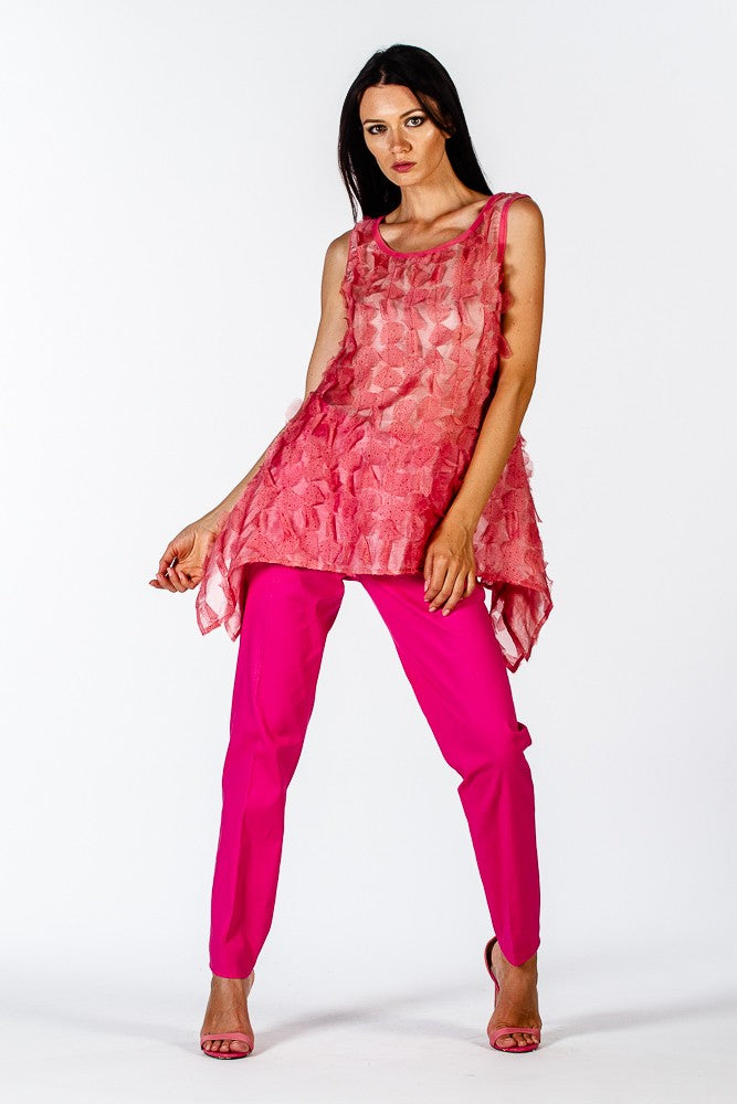 Top rosa con petali