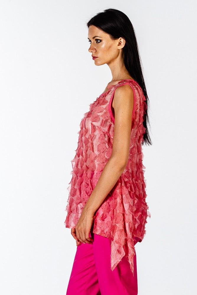 Top rosa con petali